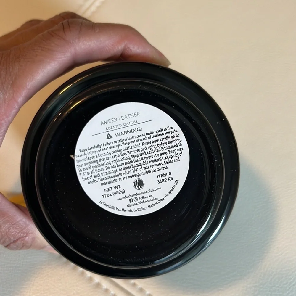 Le Chandelle Amber Leather Soy Wax Candle 17 oz 2 Wick Black Glass Jar New